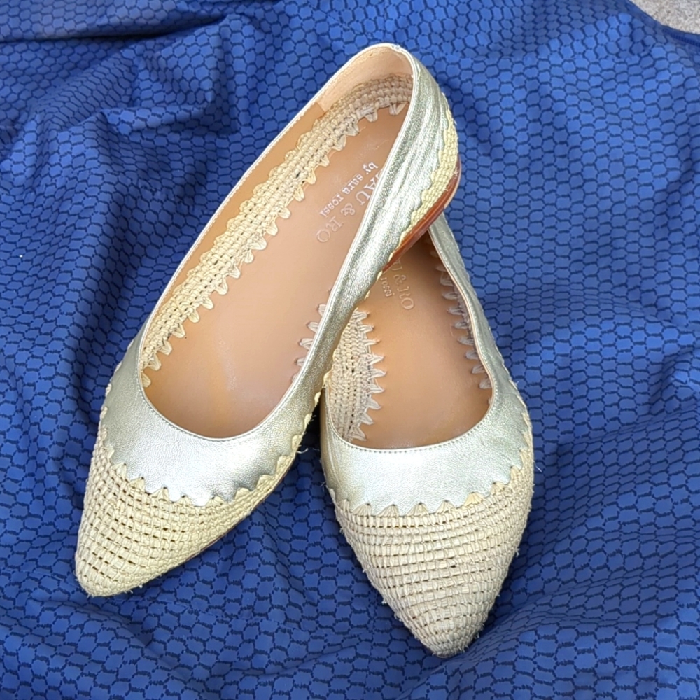 Beau & Ro Sara Rossi gold flats size 36